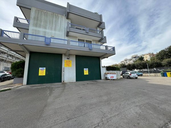 negozio in affitto a Martina Franca