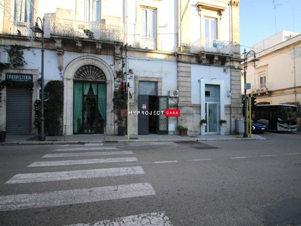 negozio in affitto a Martina Franca