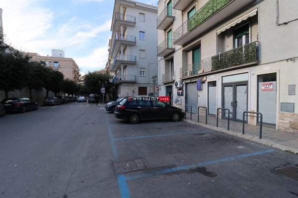 negozio in affitto a Martina Franca