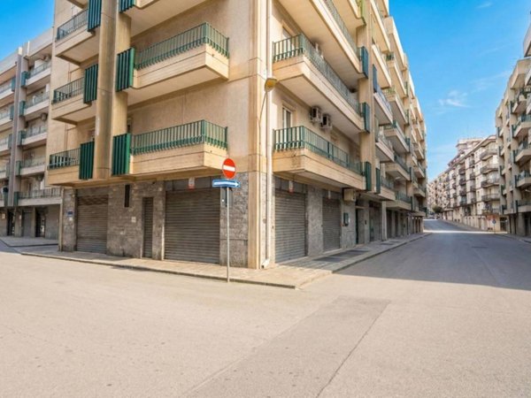 locale commerciale in affitto a Martina Franca