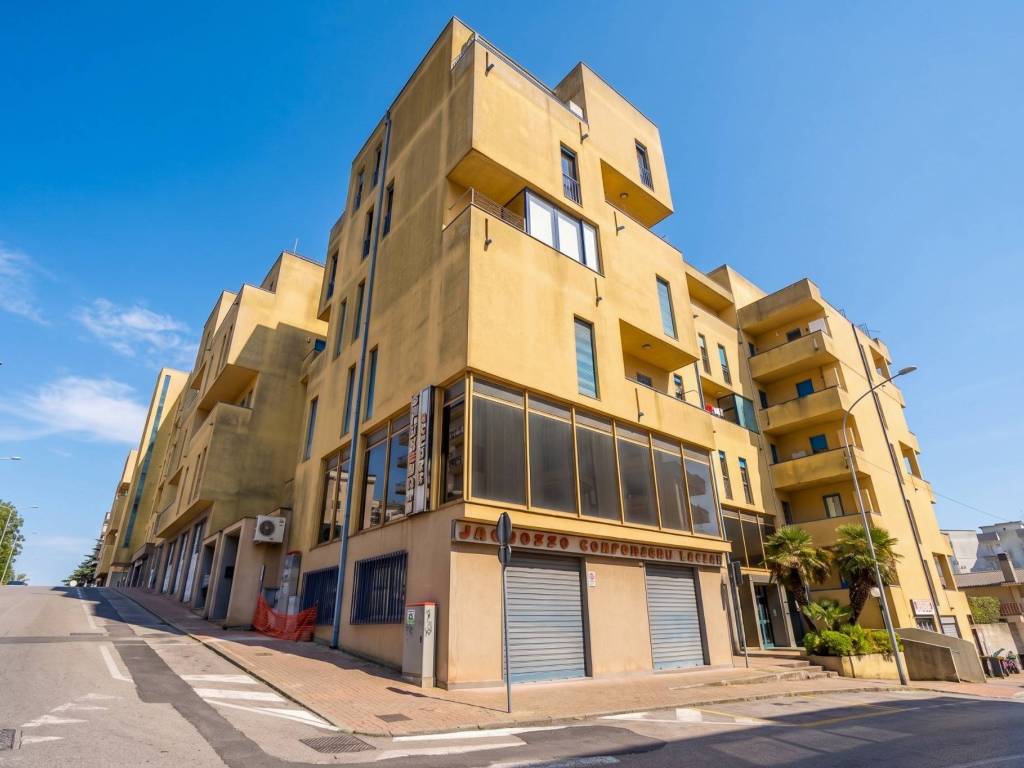 negozio in affitto a Martina Franca