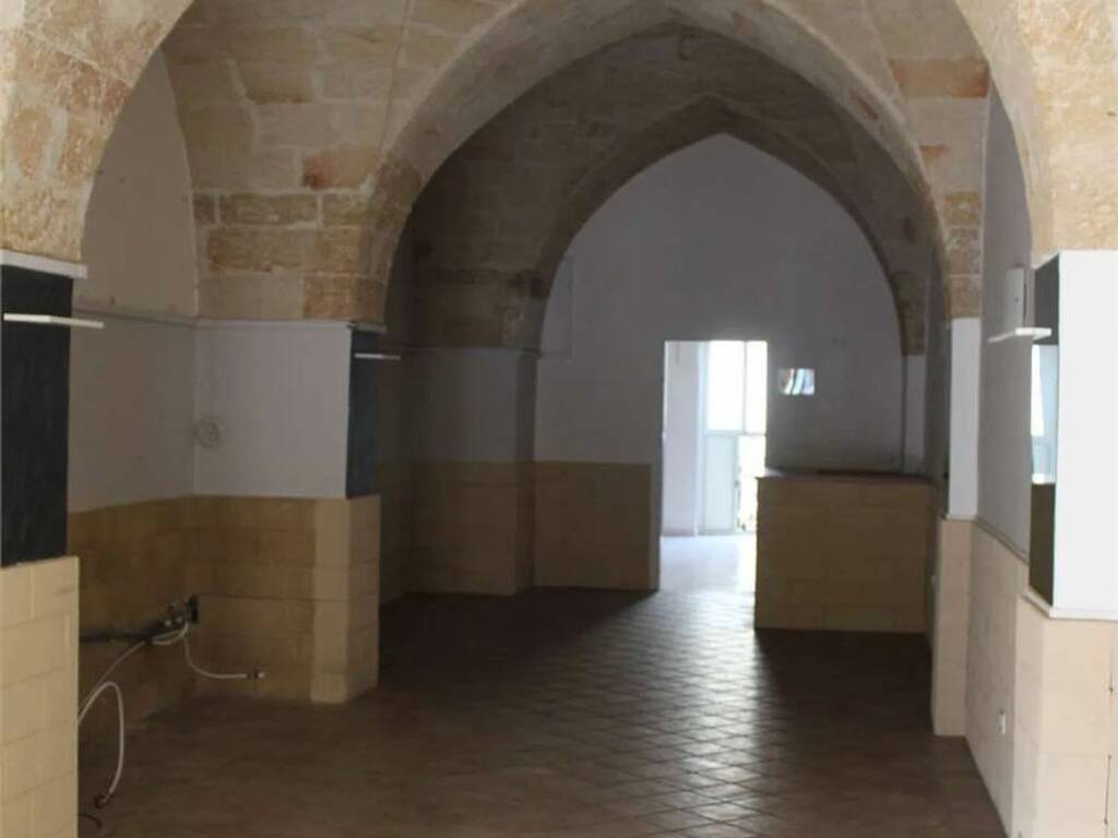 negozio in affitto a Maruggio in zona Commenda