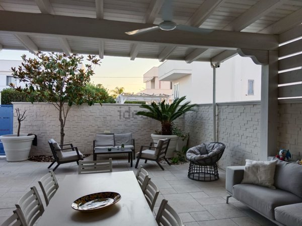 casa indipendente in affitto a Maruggio