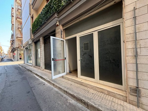 locale commerciale in affitto a Massafra