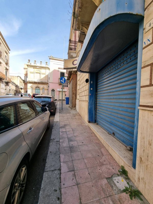 locale commerciale in affitto a Massafra