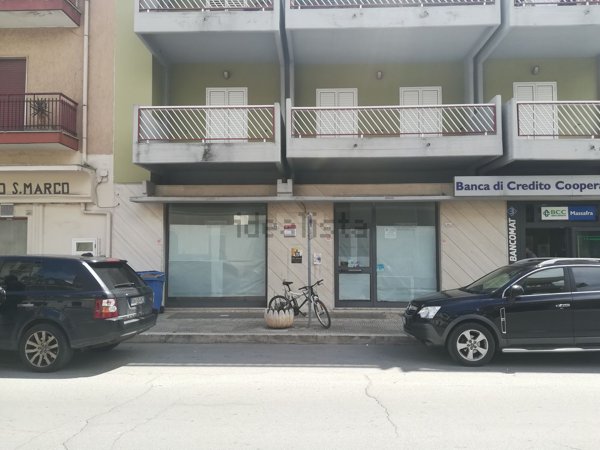 locale commerciale in affitto a Massafra