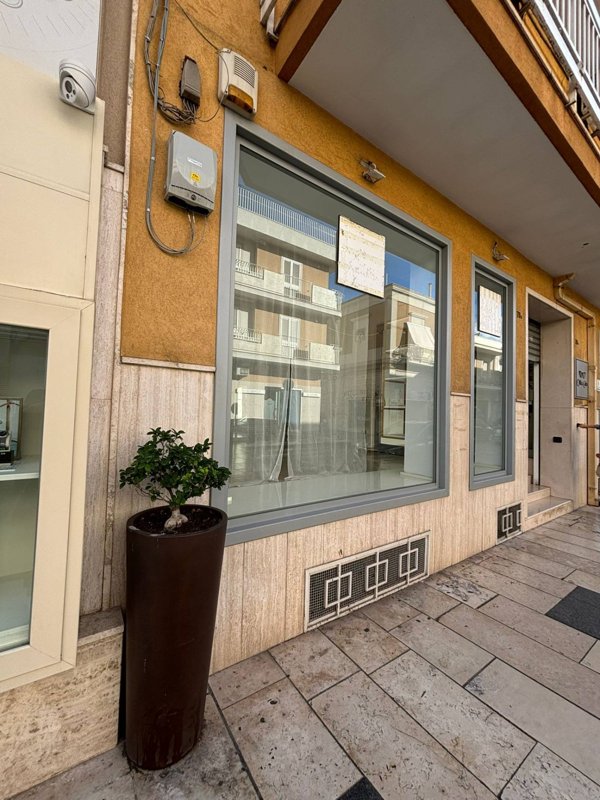 locale commerciale in affitto a Massafra
