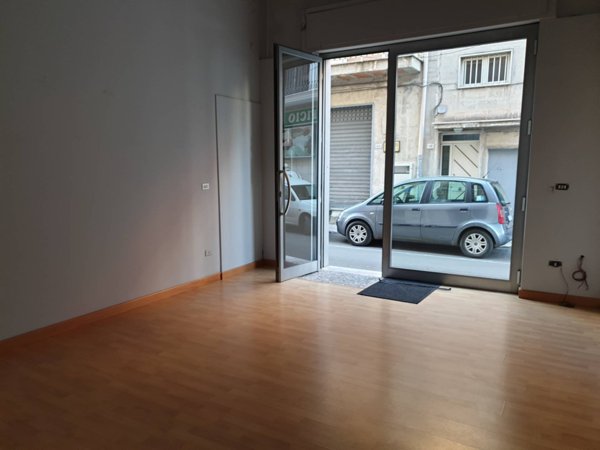 locale commerciale in affitto a Massafra
