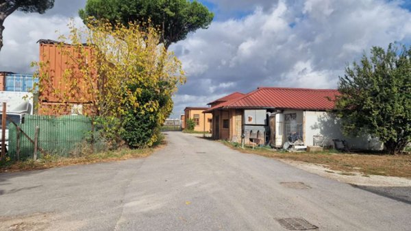 locale di sgombero in affitto a Mottola in zona San Basilio