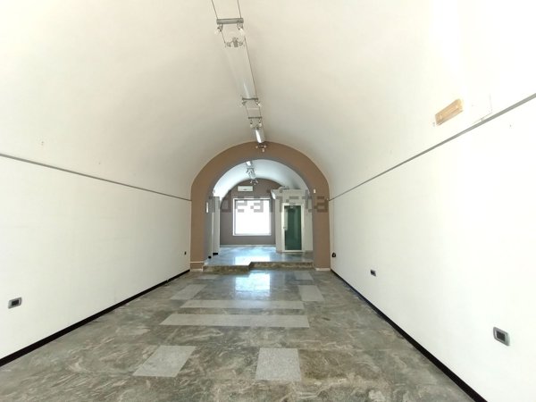 locale commerciale in affitto a Mottola