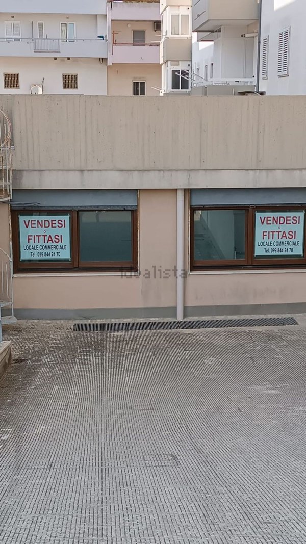 locale commerciale in affitto a Mottola
