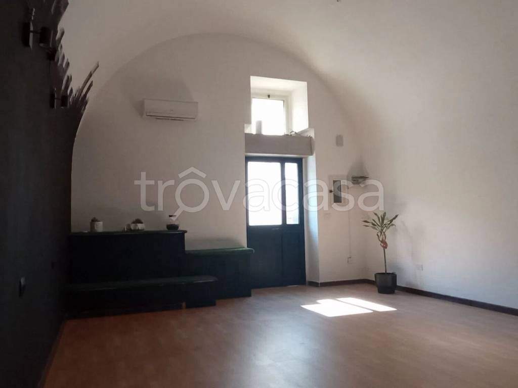 negozio in affitto a Palagianello