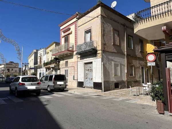 negozio in affitto a Palagiano