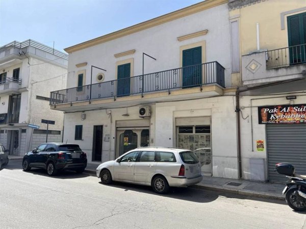 negozio in affitto a Palagiano