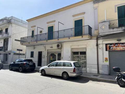 negozio in affitto a Palagiano