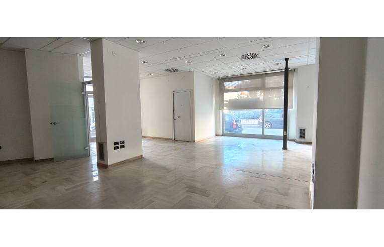 locale commerciale in affitto a Palagiano