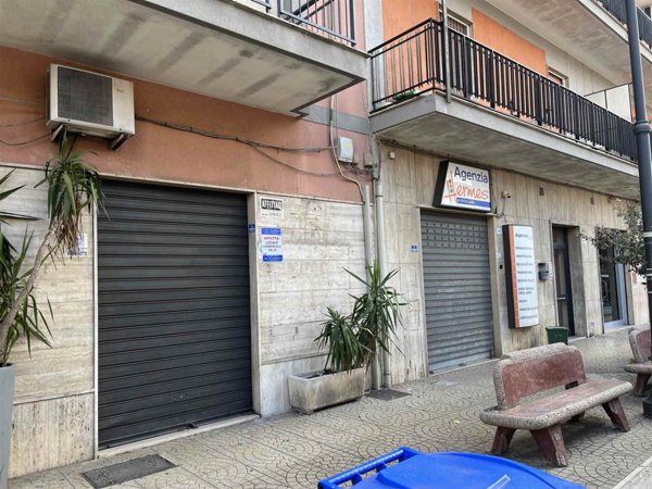 locale commerciale in affitto a Palagiano