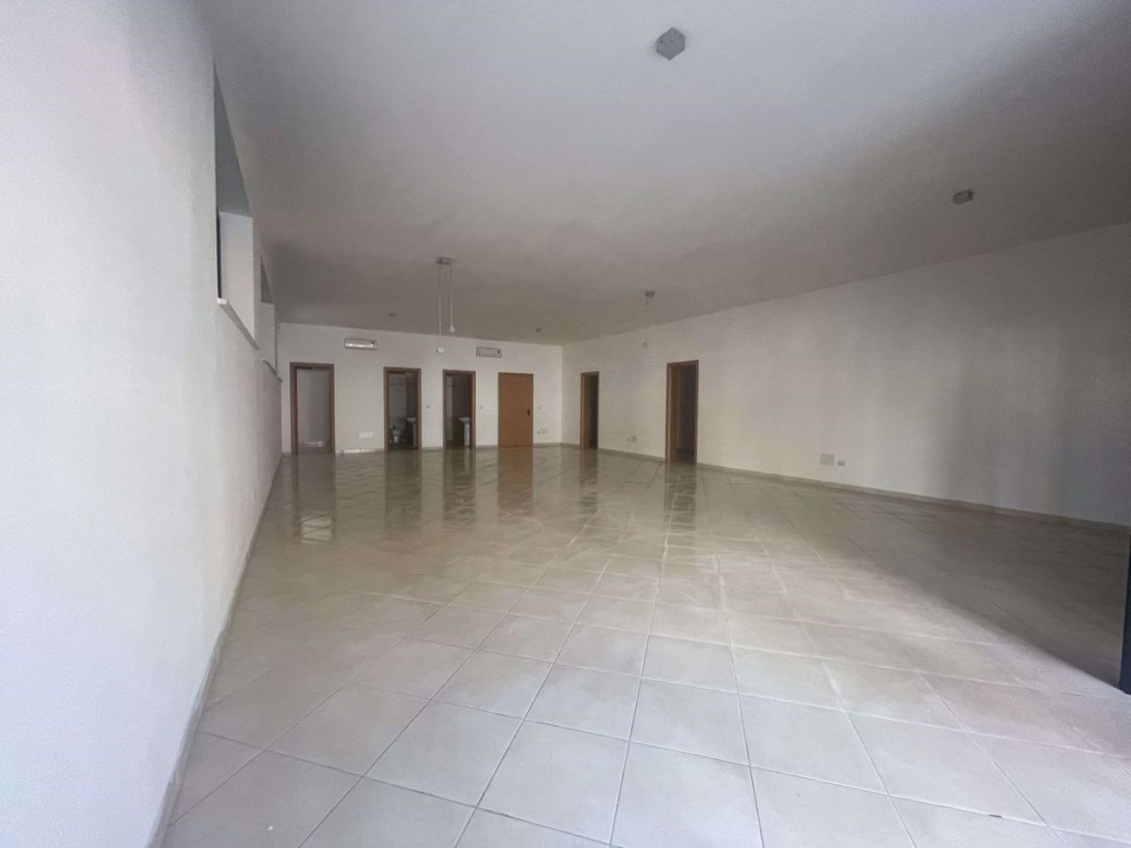 negozio in affitto a Pulsano