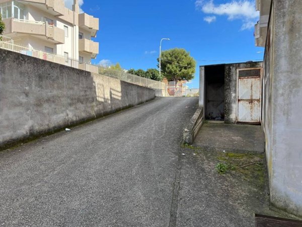 negozio in affitto a San Giorgio Ionico
