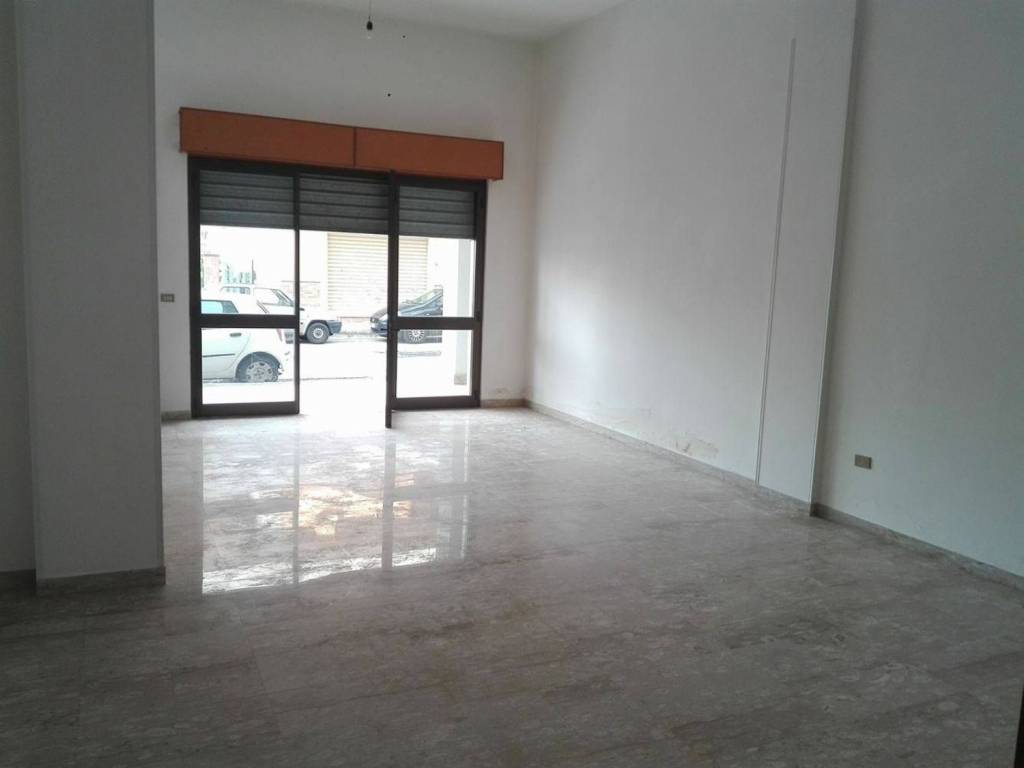 negozio in affitto a San Giorgio Ionico