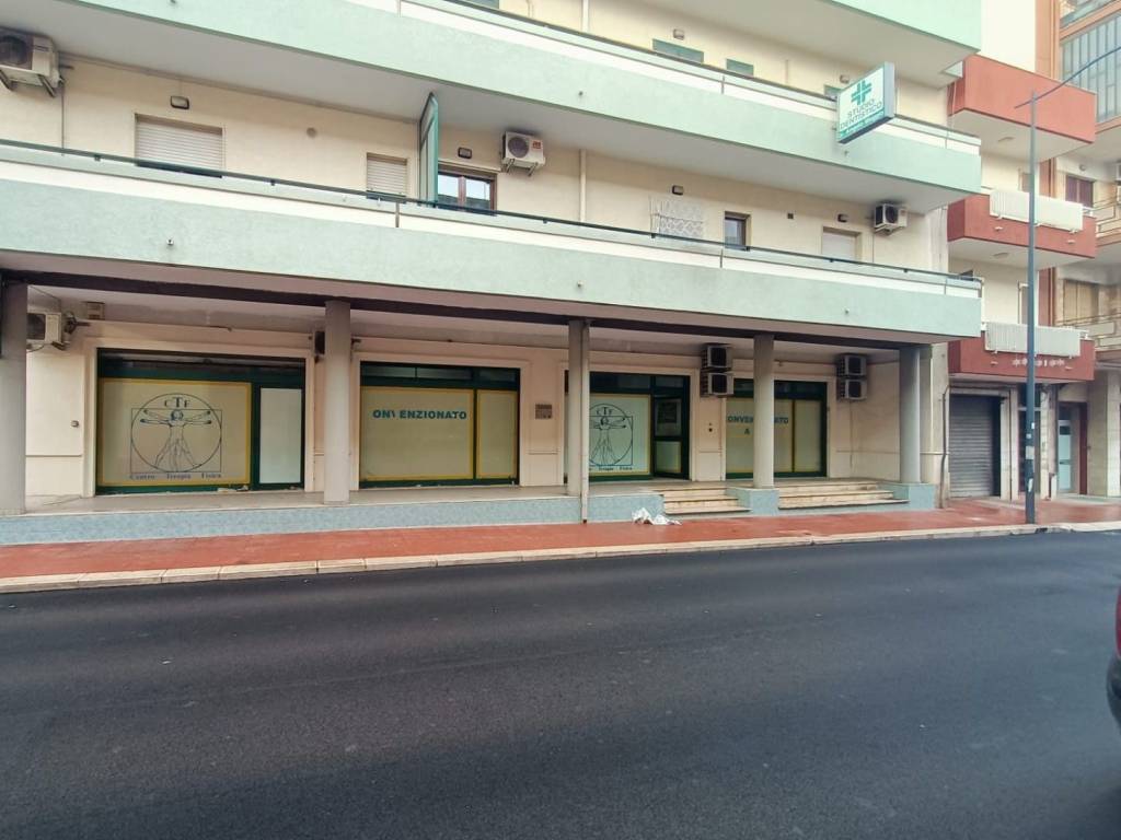 negozio in affitto a San Giorgio Ionico