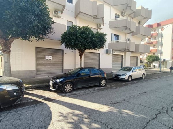 negozio in affitto a San Giorgio Ionico