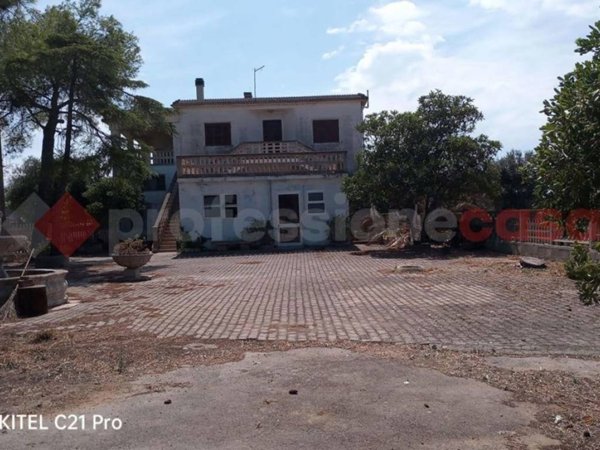 locale commerciale in affitto a Sava