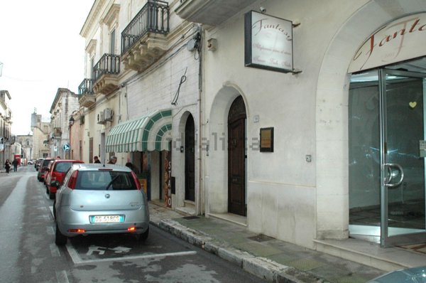 locale commerciale in affitto a Sava