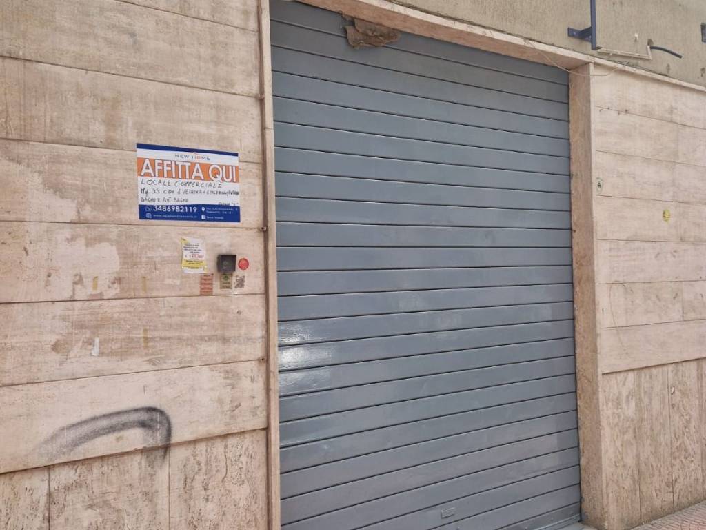 negozio in affitto a Taranto in zona Italia-Montegranaro