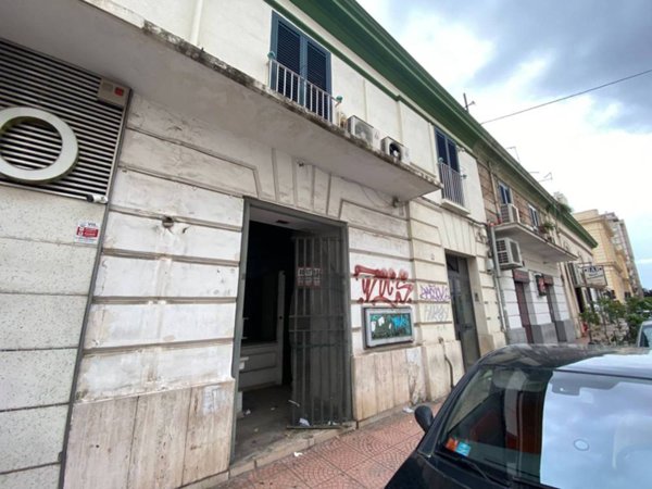 locale commerciale in affitto a Taranto in zona Borgo