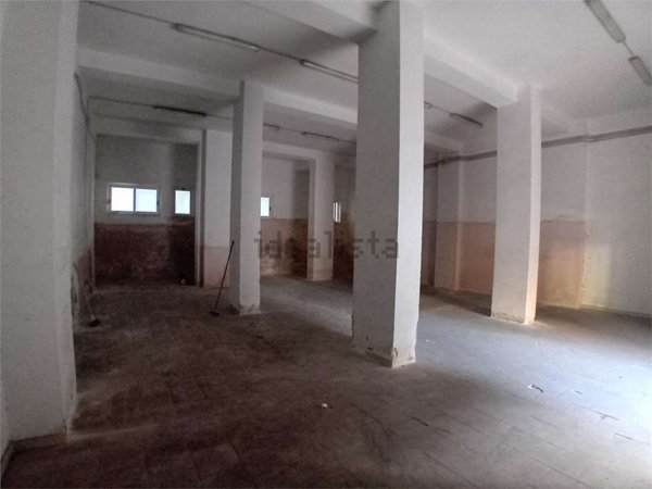 locale commerciale in affitto a Taranto in zona Tre Carrare-Battisti