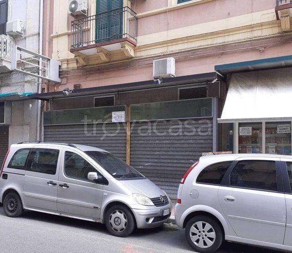 trivano in affitto a Taranto in zona Borgo