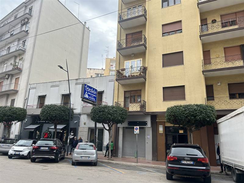 negozio in affitto a Taranto in zona Italia-Montegranaro