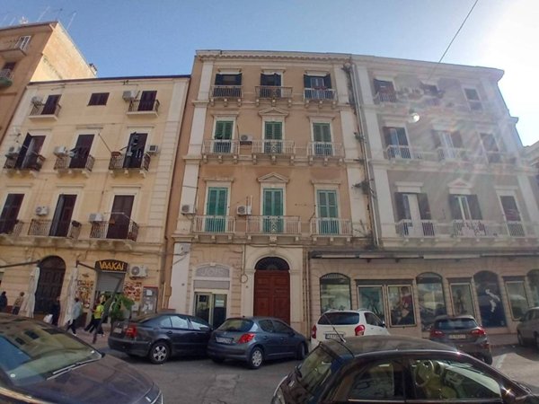 locale commerciale in affitto a Taranto in zona Borgo