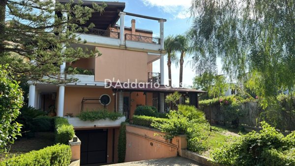 casa indipendente in affitto a Taranto in zona San Donato