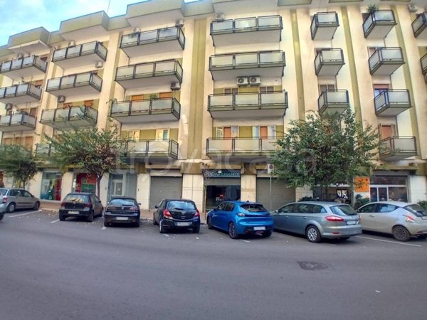 trivano in affitto a Taranto in zona Tre Carrare-Battisti