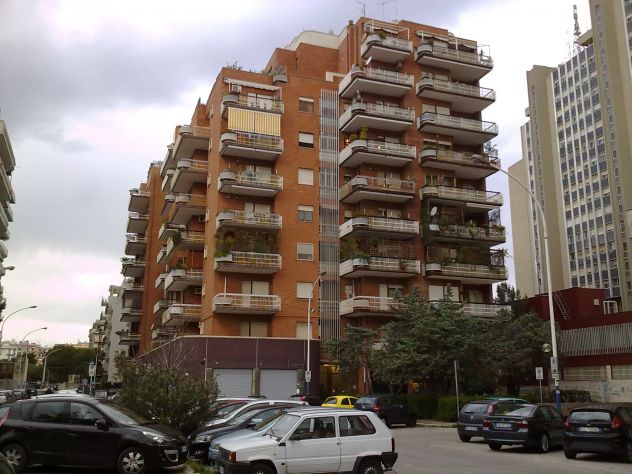 locale commerciale in affitto a Taranto