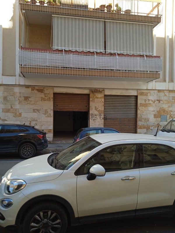 ufficio in affitto a Taranto in zona Tre Carrare-Battisti