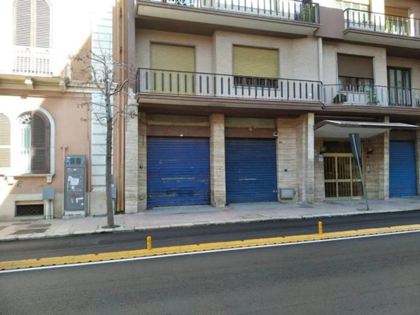 negozio in affitto a Taranto in zona Borgo