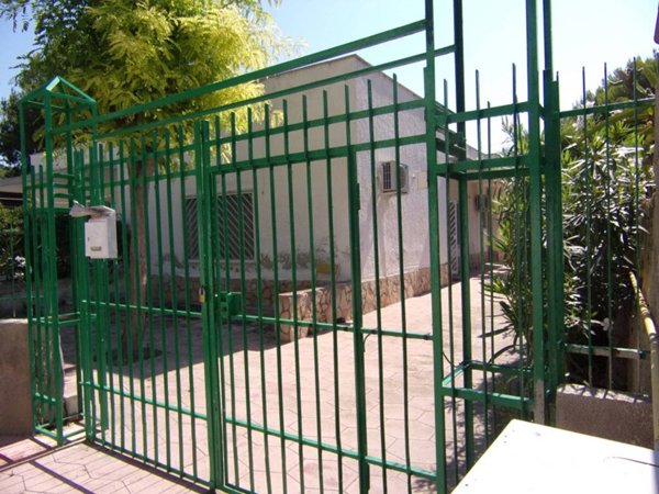 casa indipendente in affitto a Taranto in zona Solito-Corvisea