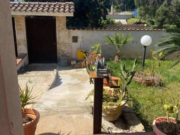 casa indipendente in affitto a Taranto in zona Lama
