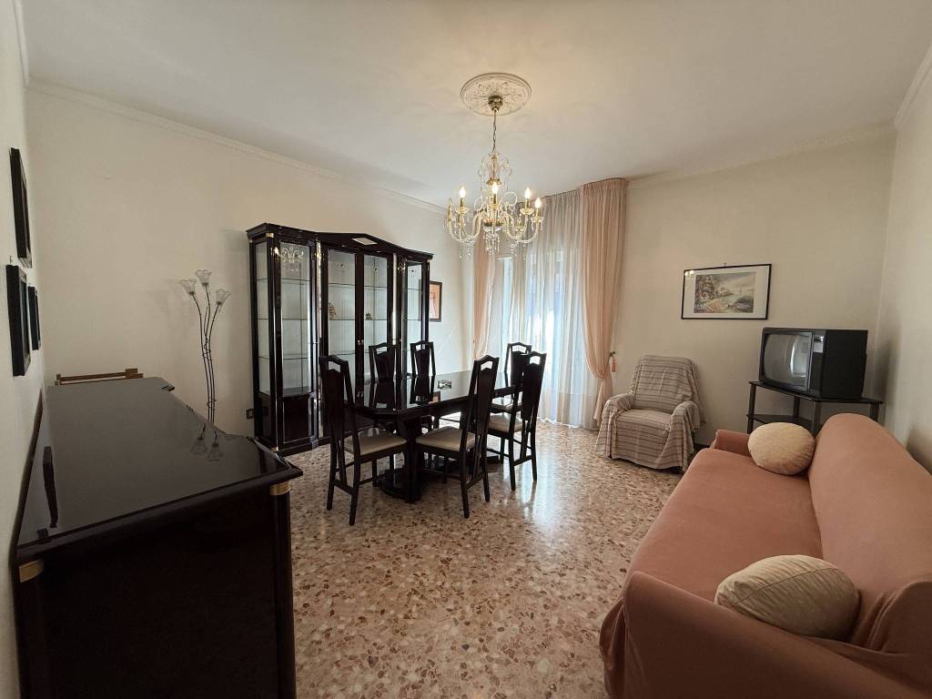 appartamento in affitto a Taranto in zona Italia-Montegranaro