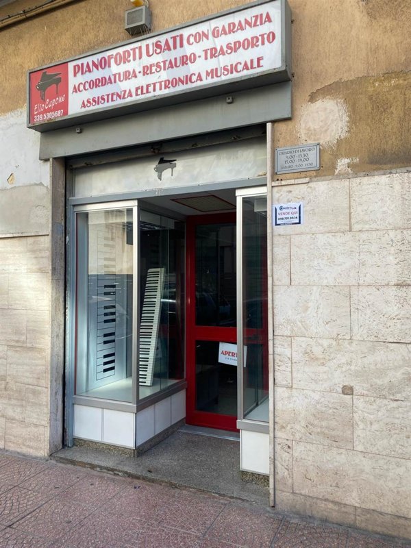 negozio in affitto a Taranto in zona Tre Carrare-Battisti