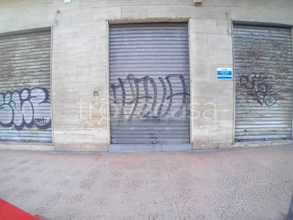 negozio in affitto a Taranto in zona Tre Carrare-Battisti