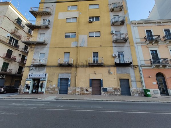 locale commerciale in affitto a Taranto in zona Tre Carrare-Battisti