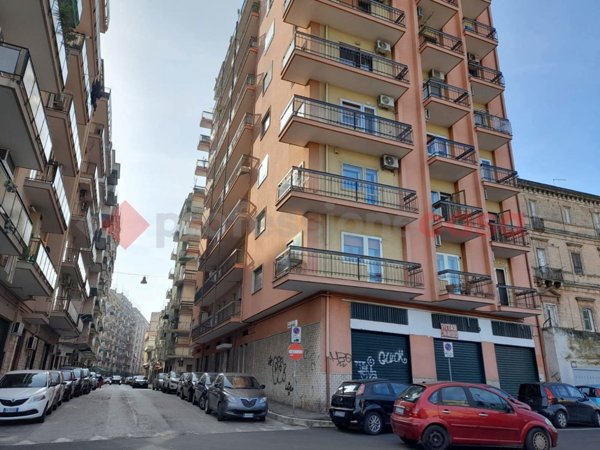 locale commerciale in affitto a Taranto in zona Tre Carrare-Battisti