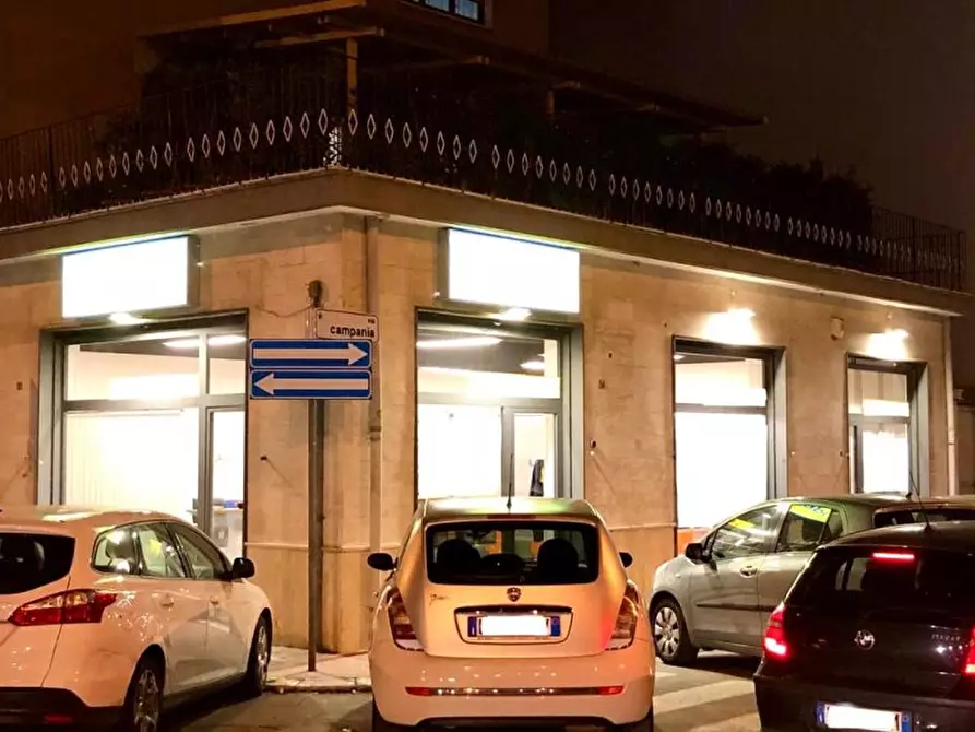 locale commerciale in affitto a Taranto in zona Italia-Montegranaro