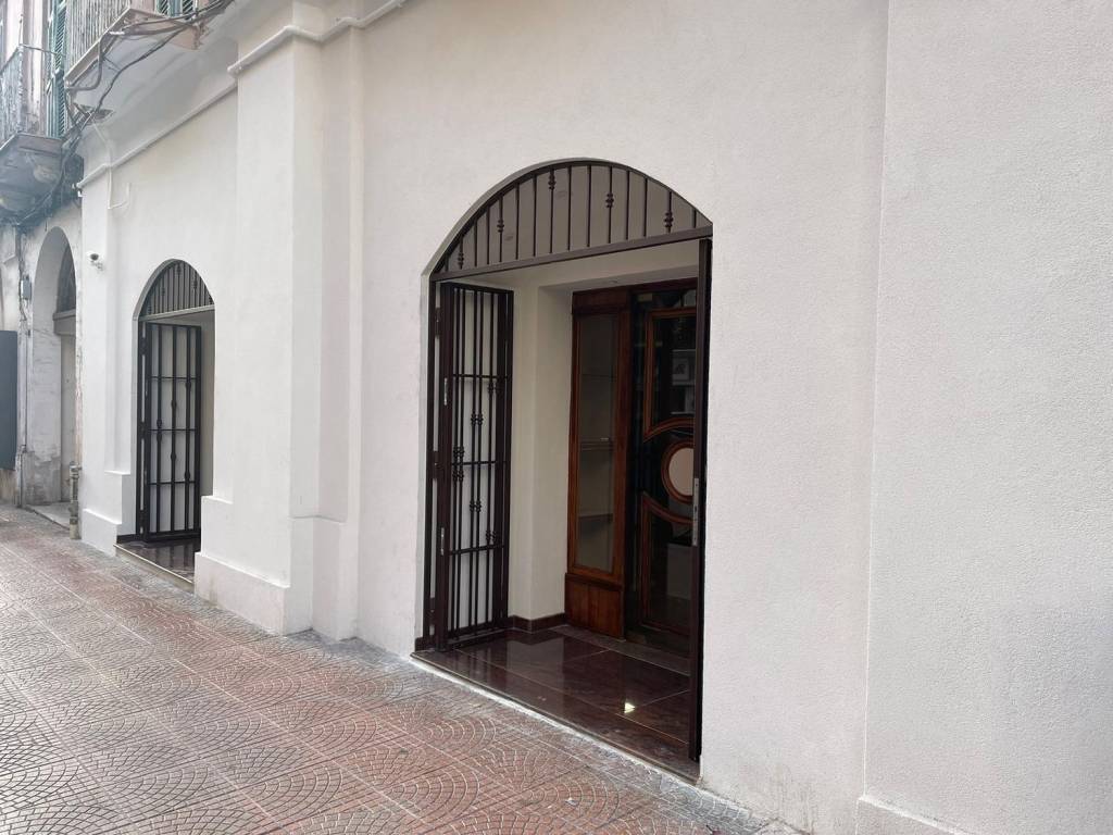 trivano in affitto a Taranto in zona Borgo
