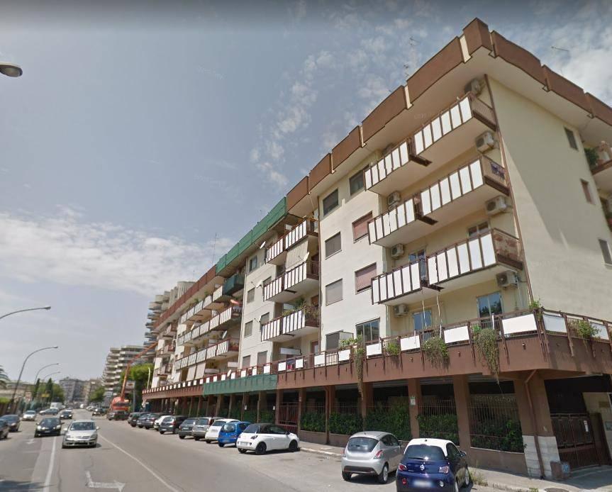 appartamento in affitto a Taranto in zona Tre Carrare-Battisti