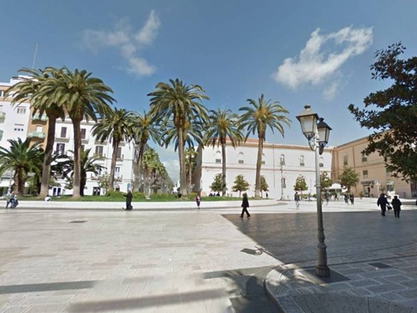negozio in affitto a Taranto in zona Borgo